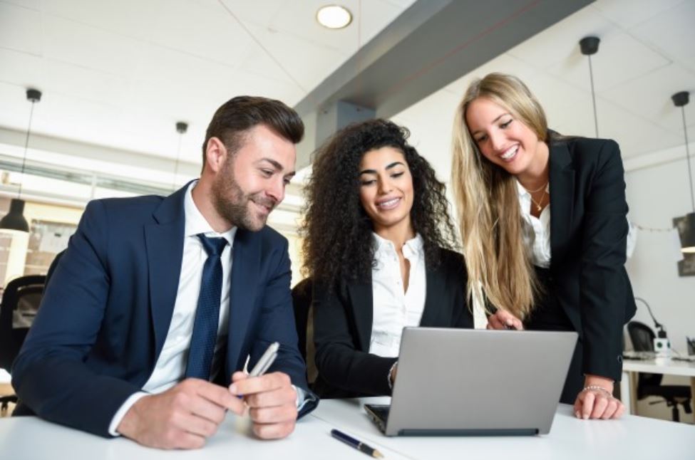 Effiziente Kommunikation mit Simultandolmetschern von Simconsult: FAQs