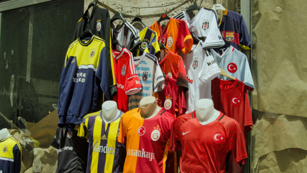 Die beliebtesten Fußball Trikots der EM 2024 bei trikotfc.com