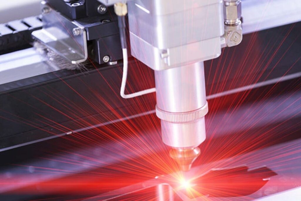 Kundenerfahrungen: Was Nutzer über CO2 Laserschneidanlagen sagen
