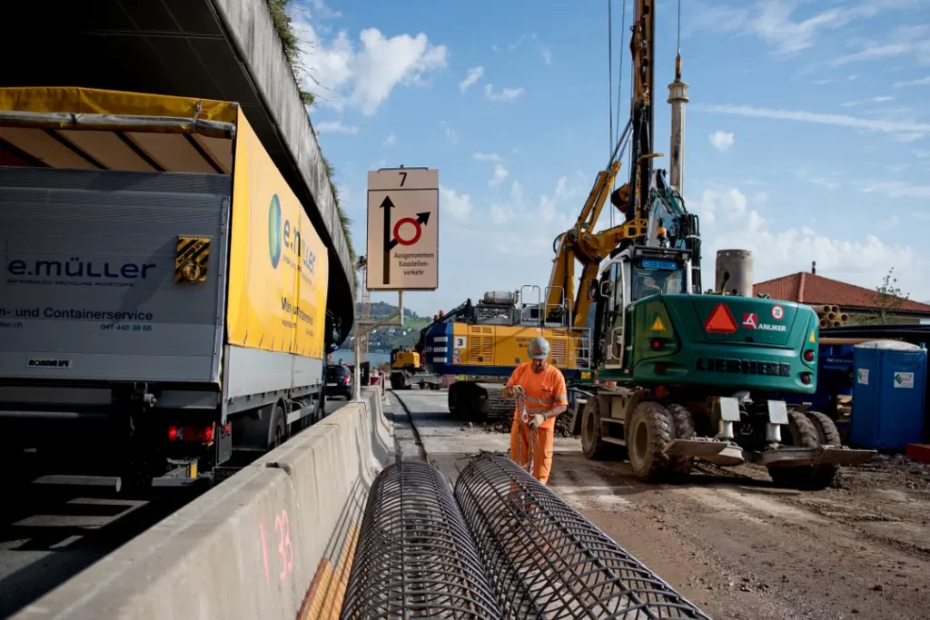 Lärmschutz bei Tunnelsanierung – Mobile Schallschutzmatten für Bauprojekte an Bahntunneln mieten