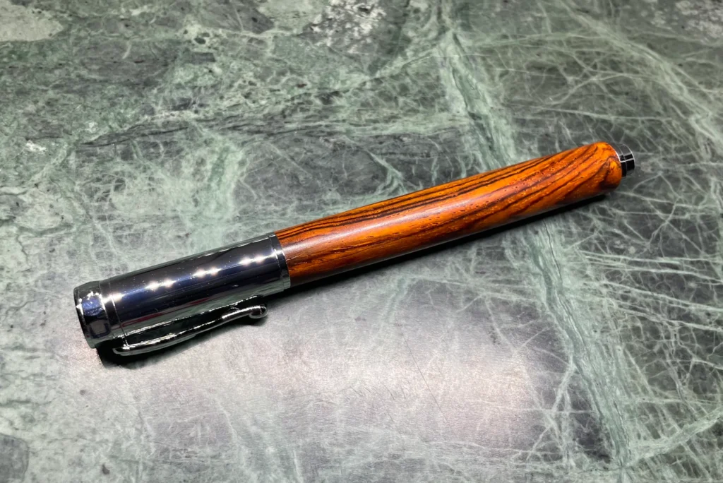 Warum ein Rollerball aus Holz eine besondere Wahl ist