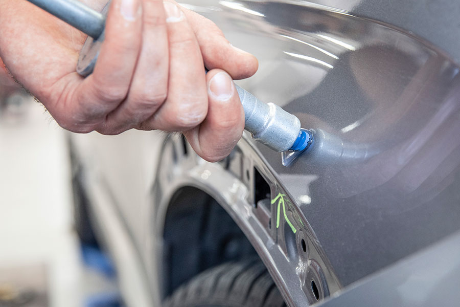 Dellendoktor in München: So einfach wird Ihr Auto wieder wie neu