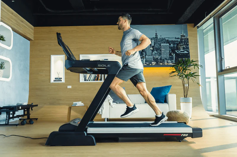 Klappbares Laufband von JASPORT – clever, kompakt, kraftvoll