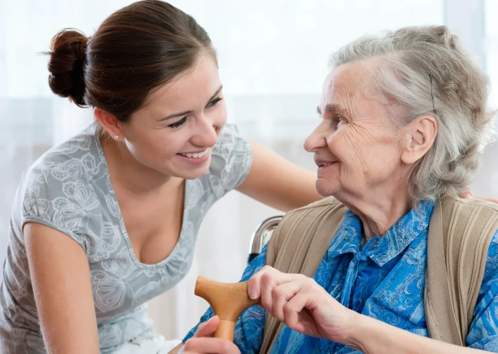 Seniorenbetreuung zu Hause: Liebevolle Pflege in den eigenen vier Wänden