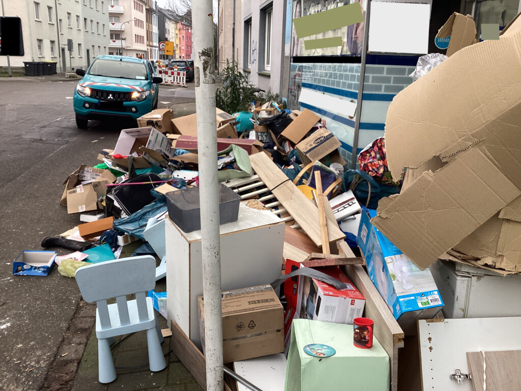 Sperrmüll Berlin: Diese Gegenstände dürfen mit