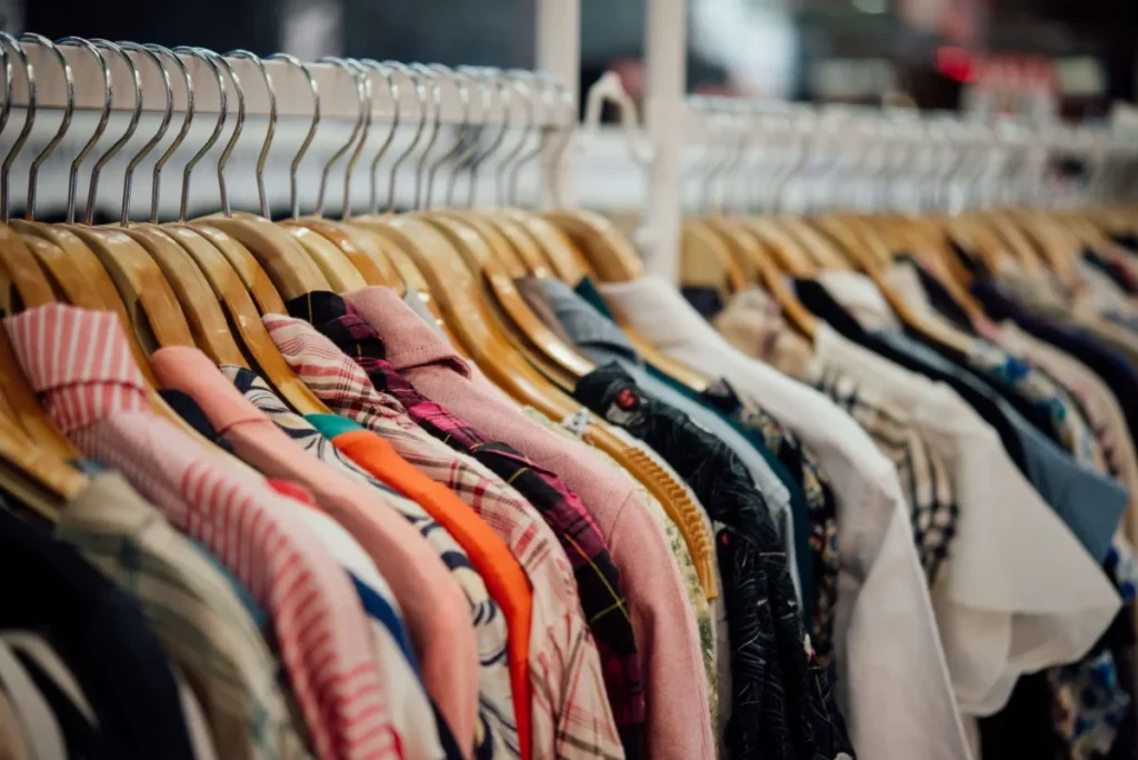 Warum T-Shirts in deinem Kleiderschrank nicht fehlen dürfen