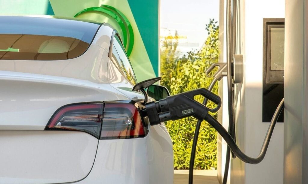 Mobilität im Wandel: Wie Elektroautos und neue Technologien den Verkehr verändern